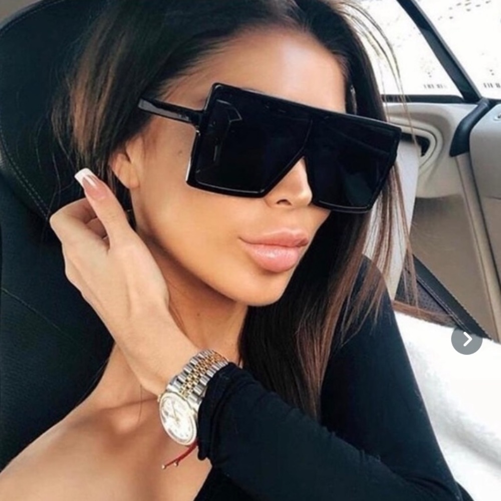 Big Sunglasses!